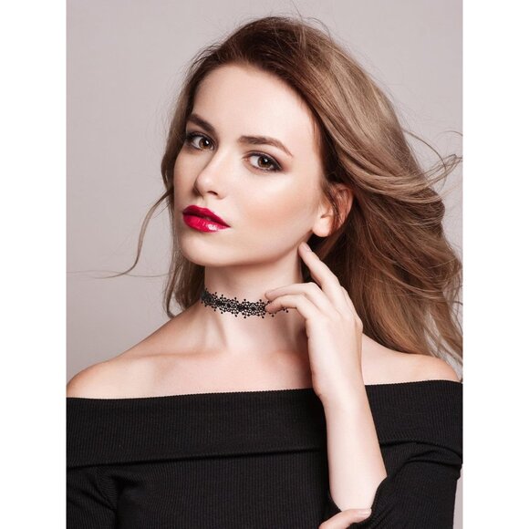 Chic 6-Piece Gothic Lace Choker Set - Essential Black Necklaces for Fashionistas - Picture 2 of 7